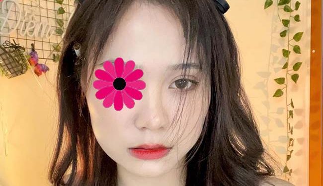 Tú Uyên - Bạn gái văn phòng thông minh và nhút nhát