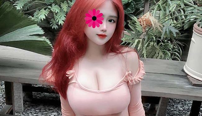 Tuyết Linh - Bạn gái văn phòng độc thân vui tính