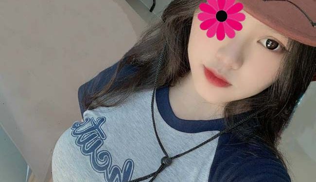 Xuân Tú - Bạn gái văn phòng thích bạn trai biết đá bóng