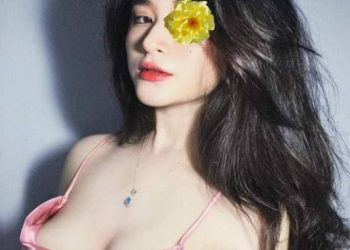 Linh Trang - Bạn gái văn phòng ngọt ngào, quyến rũ